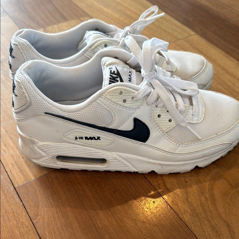 Nike Air Max women Sneakers - White and Black